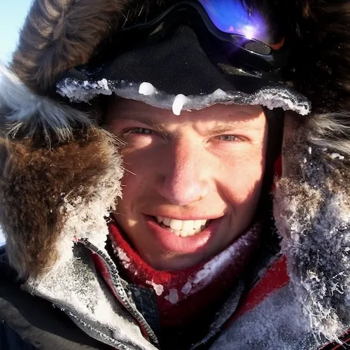 Tom Avery Profile Picture