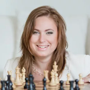 Judit Polgár is the woman who defeated Kasparov, Karpov and Spassky